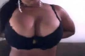 Large ebony milf nude teaseing webcam