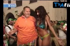 Dorismar Butt,  Bikini Scene  in El Gordo Y La Flaca