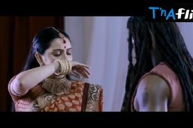 Shruti Marathe Sexy Scene  in Aravaan
