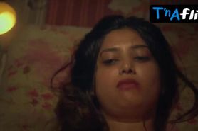 Prajakta Mali Sexy Scene  in Raanbaazaar