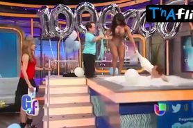 Maripily Rivera Butt,  Breasts Scene  in El Gordo Y La Flaca