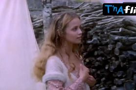 Muriel Catala Breasts Scene  in Lhistoire Tres Bonne Et Tres Joyeuse De Colinot Trousse-Chemise
