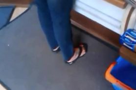 Feet in a grocery store - Fuesse bei Tante Emma