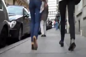 Jolie Blonde Jeans Ass