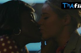 Kether Donohue Lesbian Scene  in You'Re The Worst