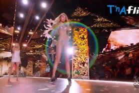 Romee Strijd Underwear Scene  in The Victoria'S Secret Fashion Show 2018