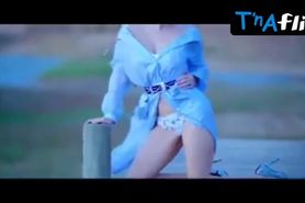 Sunny Leone Butt,  Breasts Scene  in Karenjit Kaur: The Untold Story Of Sunny Leone
