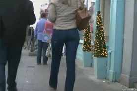 Candid hot blonde milf in tight blue jeans