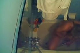 My hot young gf fingering in bath tube