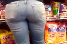 nice ass in gas station