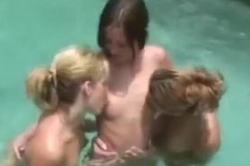 Lesbian Pussy Play In Pool