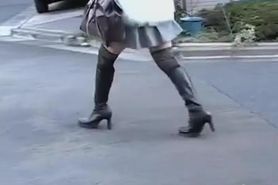 Japanese street sharking video showing a sexy girl
