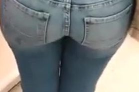 GREAT ASS IN TIGHT JEANS