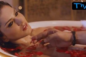 Sunny Leone Sexy Scene  in Ragini Mms 2