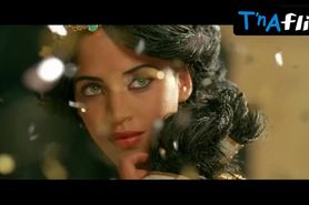 Noemie Lenoir Sexy Scene  in Asterix AND Obelix: Mission Cleopatre