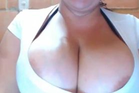 Scrumptious tits Latina milf on webcam