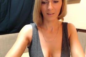 Gorgeous Wet Woman Masturbate On Webcam