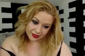 Sexy Huge Woman Masturbating On Cam Show