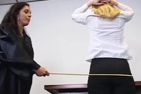 English booty spanking in the court