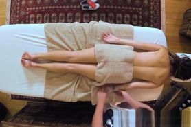 Massage girl fucked while on phone with bf
