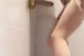 ????? Asian girl masturbates in Washroom