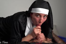 Naive nun is tricked by WhatsApp and exorcises a rooster