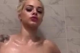 Hot Blonde Girl Squirt In Bathroom (Onlyfans)