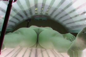 Shaved Young Tight Pussy Cought in Solarium