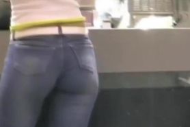 Street candid college ass in blue jeans
