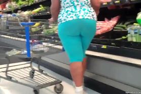 A Really Woman - BBW Latina Bubble Butt at the Supermarket