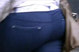 Candid big ass teen in jeans