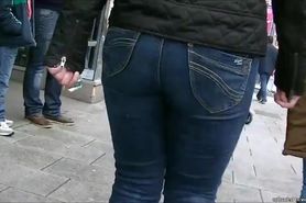 Walking in tight jeans (candid)