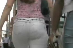Her smooth ass is walking down the street like a star
