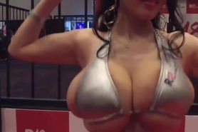 Busty Hitomi Bouncing big boobs