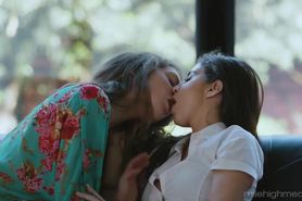 SweetheartVideo - Girls Kissing Girls
