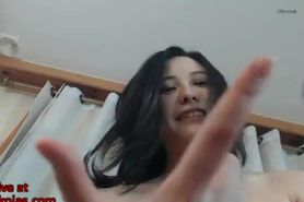 Korean camgirl masturbates on her bed