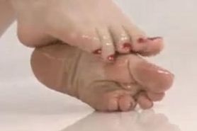 Jeda Luna - Baby Oil Feet 1