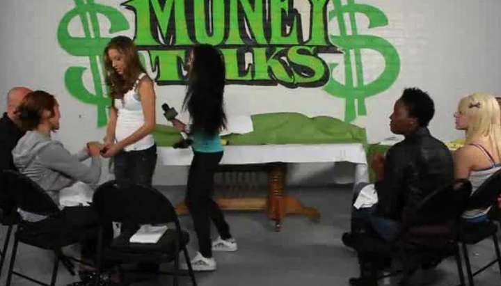 Money Talks Blonde Girl Handjob - Amateur Girls Participate In Money Talks Handjob Stunt - Tnaflix.com
