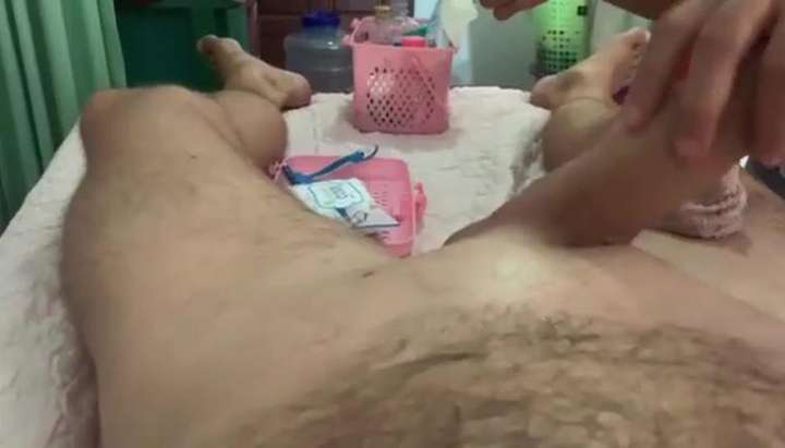 Shaving Balls Porn - Guy gets his dick and balls shaves at salon and gets hand job - Tnaflix.com