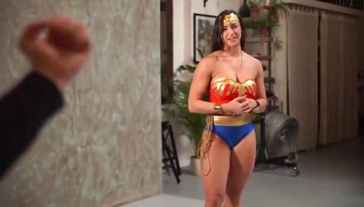 Sexiest Wonder Woman Costume - Strong Hot Wonder Woman - Tnaflix.com