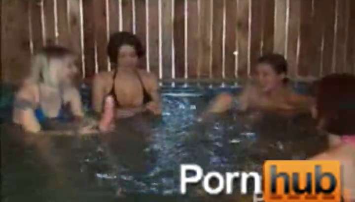 Lesbian Heaven - Lesbian Heaven in the pool - Tnaflix.com