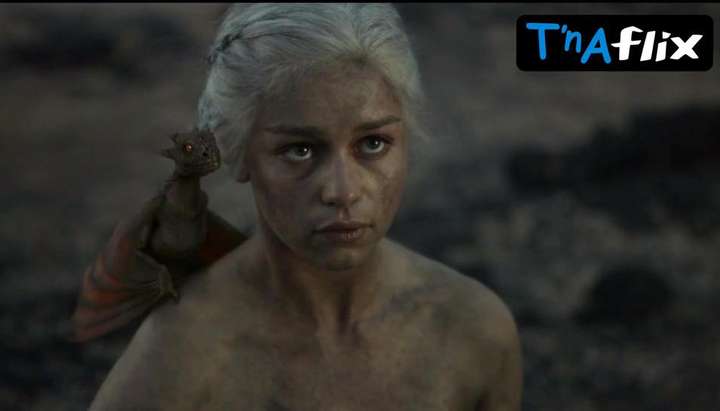 720px x 411px - Emilia Clarke Breasts Scene in Game Of Thrones - Tnaflix.com