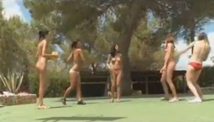 Five basketball girls fingering naked on a court - Tnaflix.com
