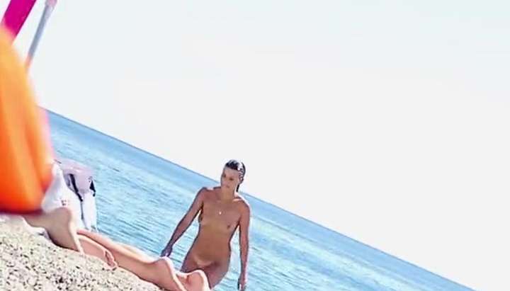 Hispanic Girl Nude 18 - Naked 18 teen in spanish beach - Tnaflix.com