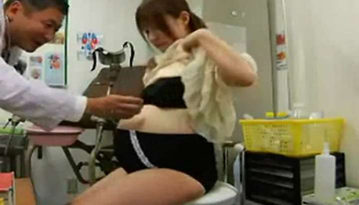 Pregnant Japanese getting fucked by the Doctor in 9th month - Tnaflix.com
