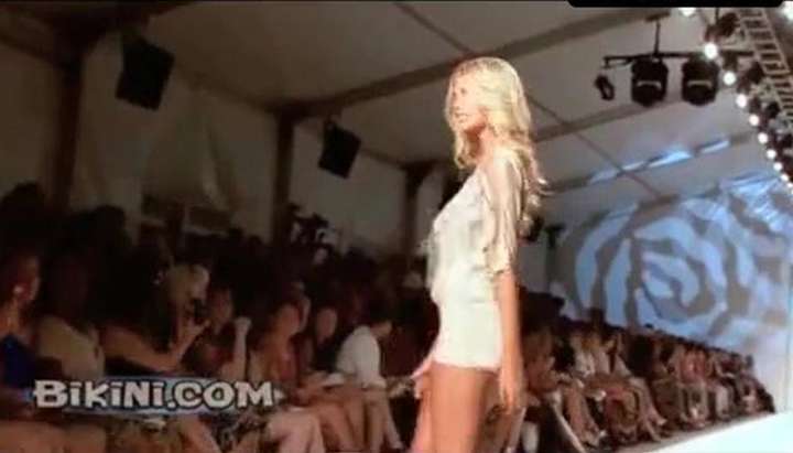 Kate Upton Running On Beach - Kate Upton Sexy Scene in Kate Upton Beach Bunny Catwalk Video -  Tnaflix.com, page=5
