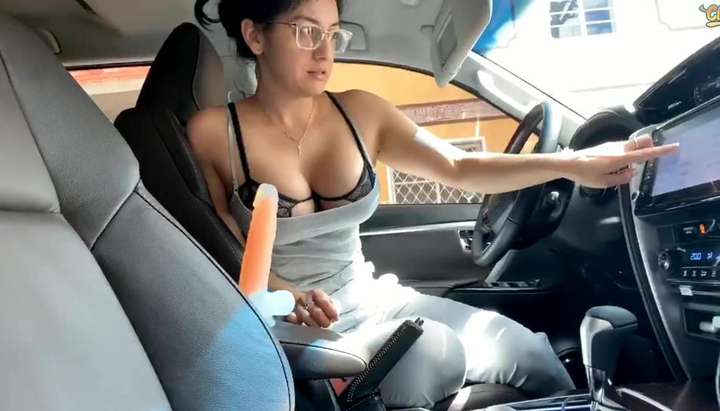 Hot Latinas Cumming - Hot latina playing with herself in the car until cumming, might get caught  - Tnaflix.com