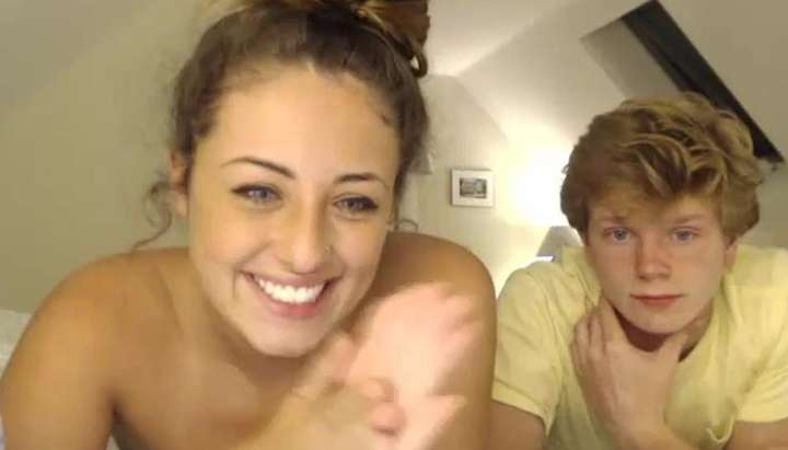 Bored College Couple On The Webcam - Tnaflix.com