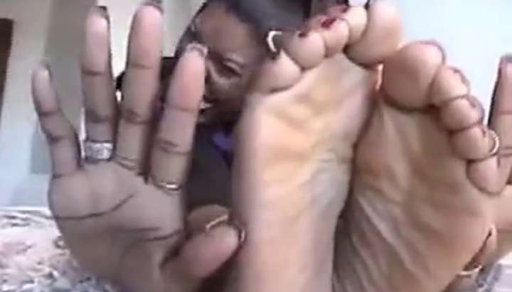Giant Black Feet - Six Foot Ebony Amazon shows off Her Huge Black Feet - Tnaflix.com