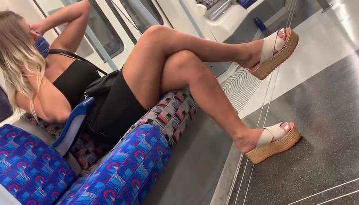 720px x 411px - Very sexy blonde legs and white toes in wedges - Tnaflix.com
